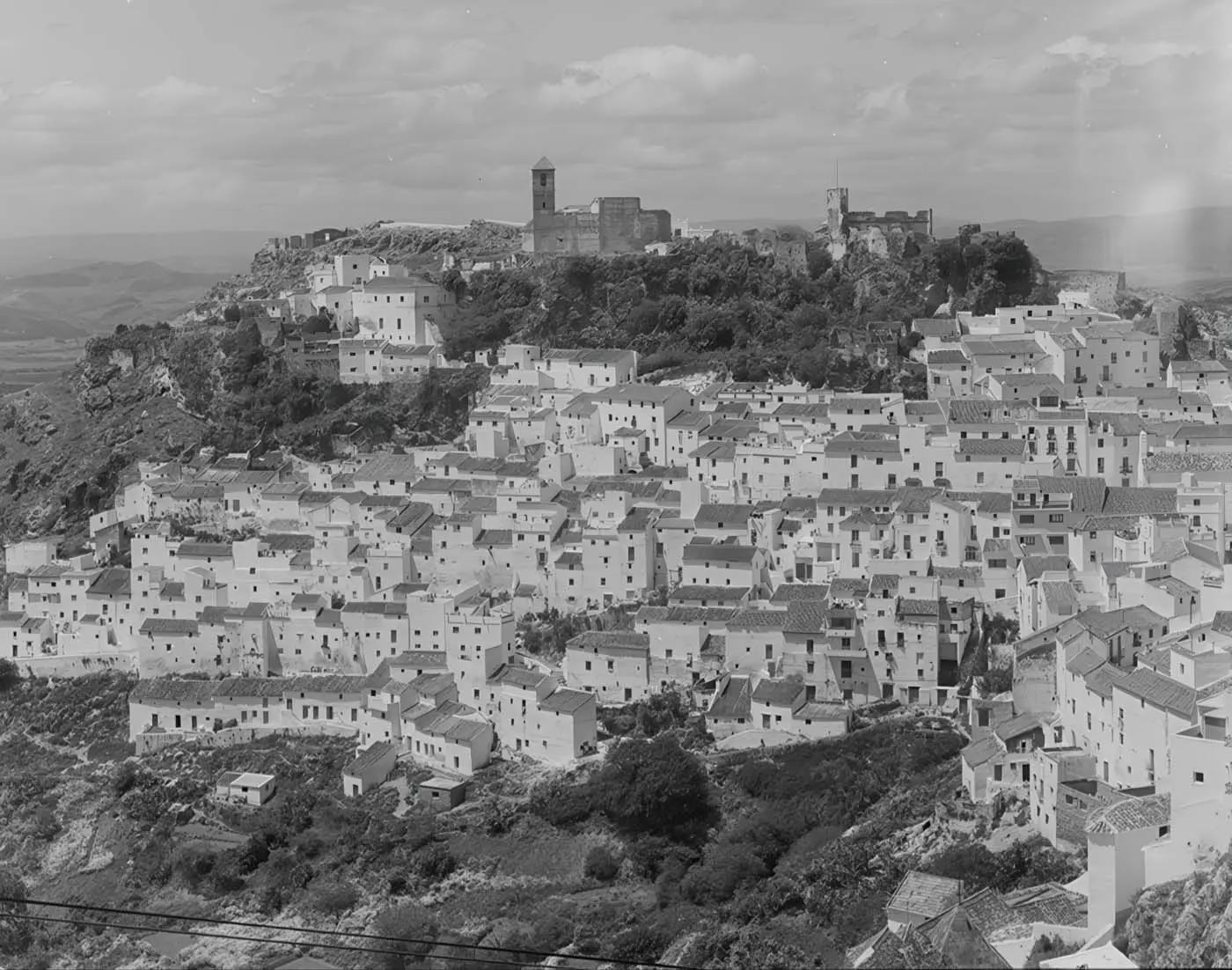 Fotógrafo capturando el atardecer en un mirador de Vejer de la Frontera