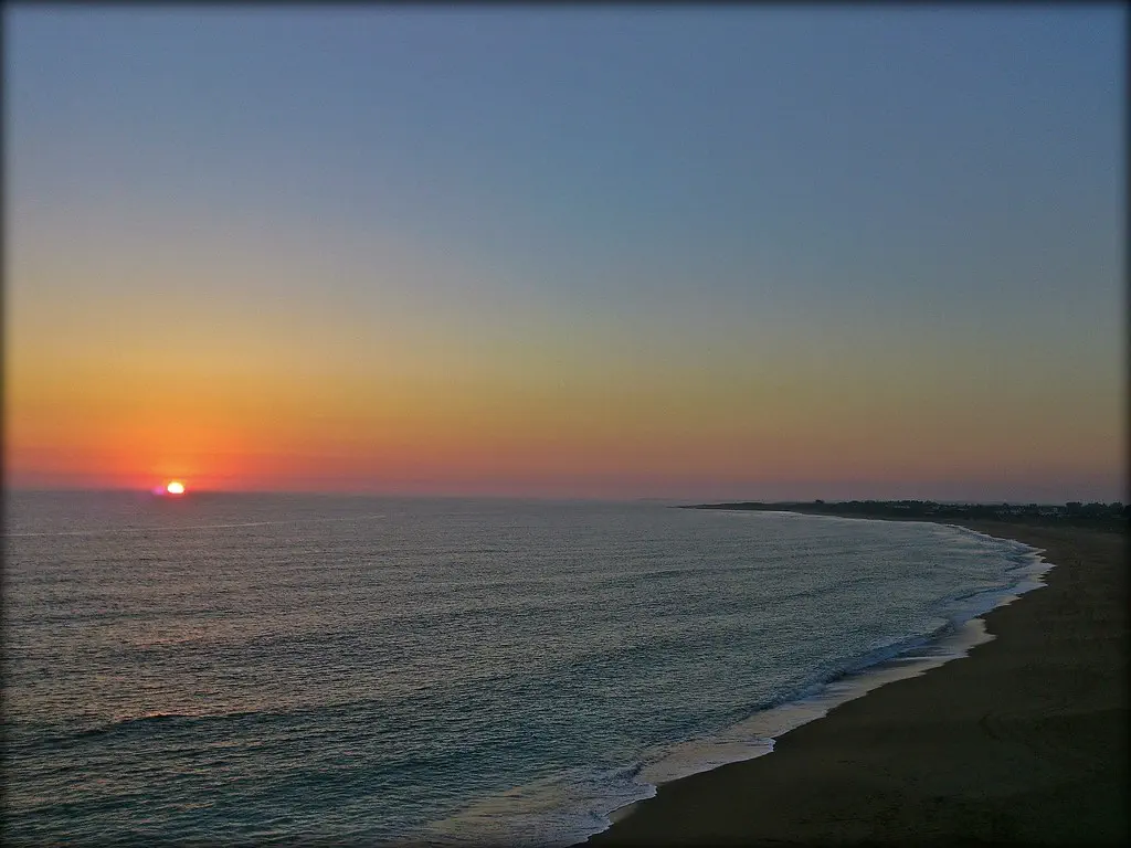 Vista panorámica de las playas de Barbate con sus característicos acantilados y aguas cristalinas